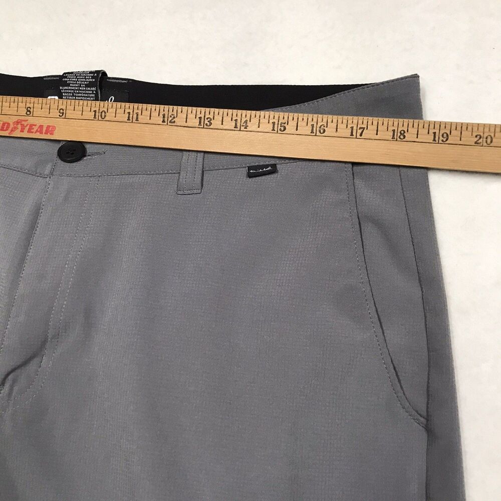 TRAVIS MATHEW Starnes Golf Shorts Men 36 Gray Performance Rip Stop Stretch Chino - Picture 5 of 11